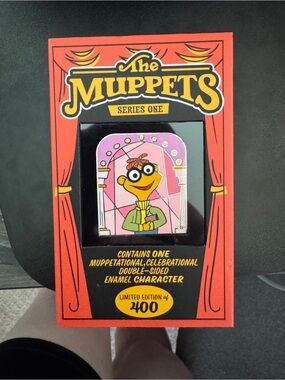 The Muppets Series 1 Scooter Enamel Character LE 400 Disney D23 Mickeys Glendale